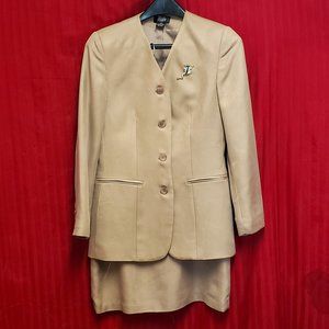 🍁100% Silk Two Piece Beige Colored Suit, Jacket and Skirt.